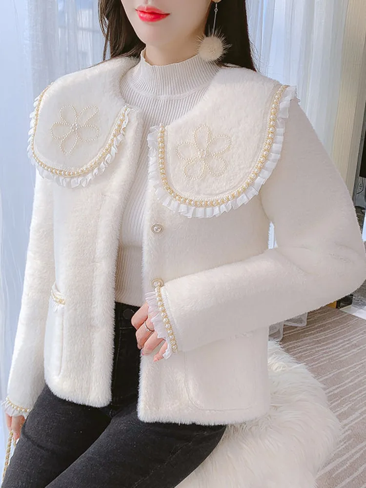 Luxury Pearl Buttons Lace Trim Thicken White Coat Jacket Women Cardigan Korean Style Sweet Elegant Outwear Autumn Winter 2022
Luxury Pearl Buttons Lace Trim Thicken White Coat Jacket Women Cardigan Korean Style Sweet Elegant Outwear Autumn Winter 2022