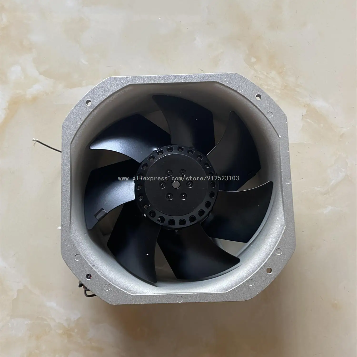 W2E200-HK38-C01 cooling fan AC 230V 12/39W 0.29/0.3A 225x225x80mm Server Cooling Fan
W2E200-HK38-C01 cooling fan AC 230V 12/39W 0.29/0.3A 225x225x80mm Server Cooling Fan
