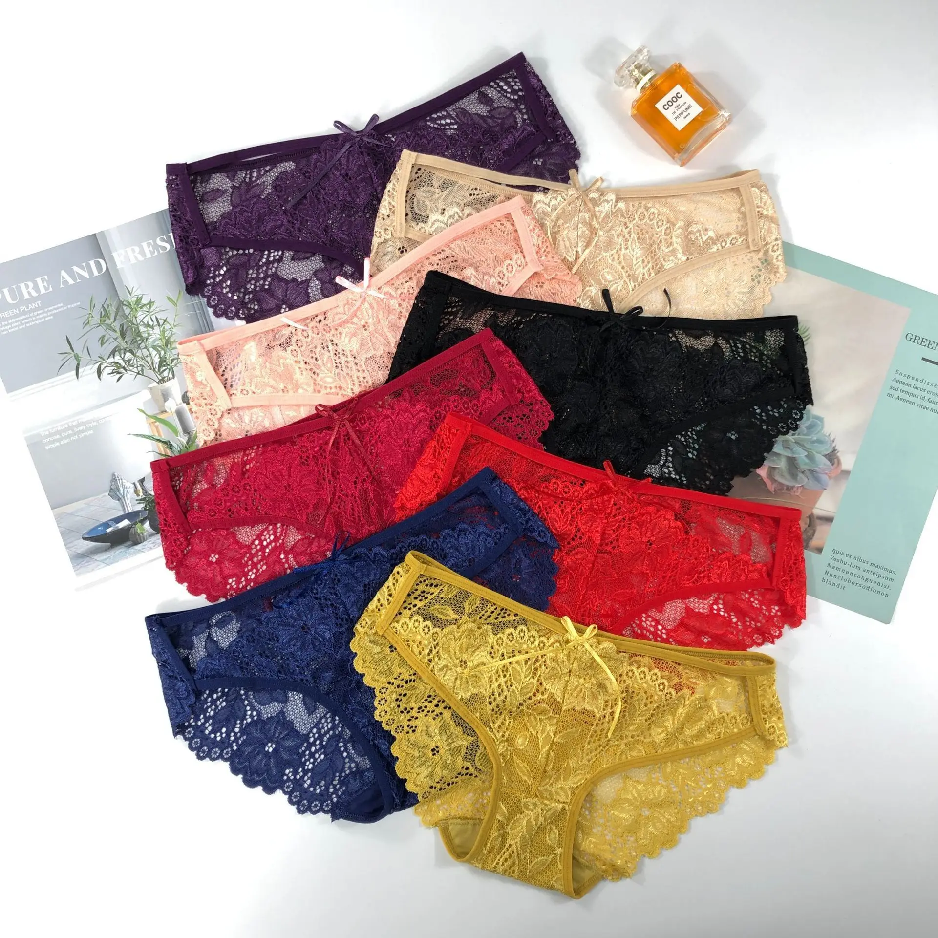 Popular women's Panties hollow out Sexy Lace Bow girl breathable and comfortable high elastic middle waist
Popular women's Panties hollow out Sexy Lace Bow girl breathable and comfortable high elastic middle waist