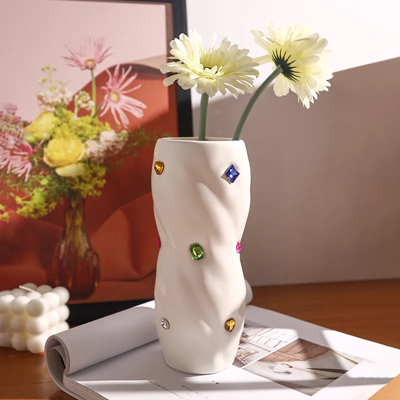 Nordic Ins Style Ceramic Diamond Vase Ornaments Living Room Bedroom Art Flower Arrangement Container Home Decoration Accessories
Nordic Ins Style Ceramic Diamond Vase Ornaments Living Room Bedroom Art Flower Arrangement Container Home Decoration Accessories