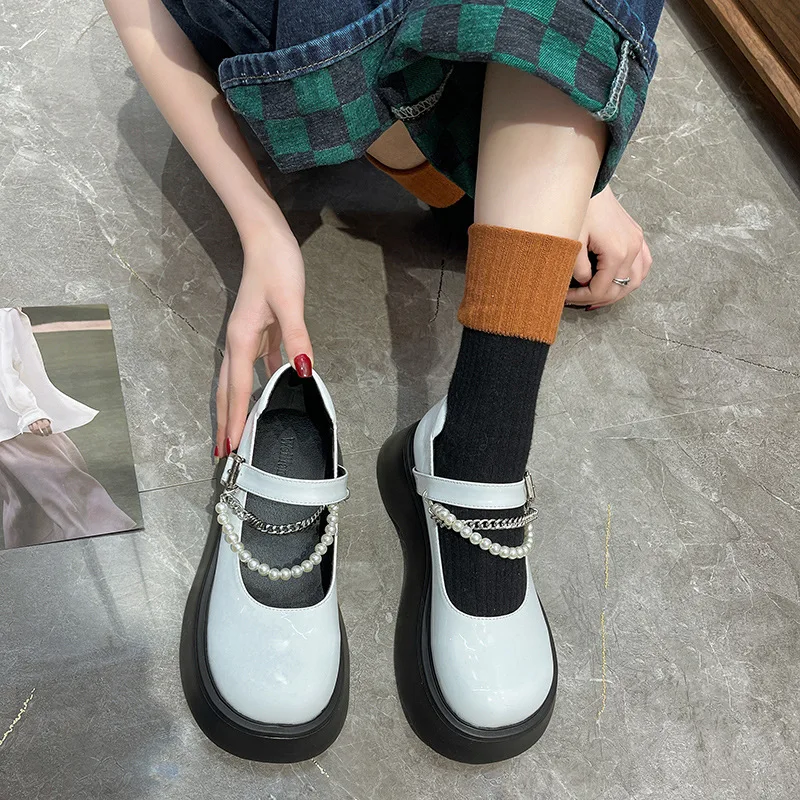 Thick-soled Mary Jane small leather shoes women's 2022 new designer shoes pearl chain shoes
Thick-soled Mary Jane small leather shoes women's 2022 new designer shoes pearl chain shoes