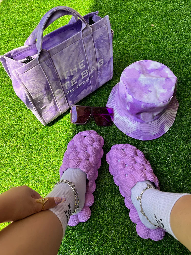 Fashion Women Bubble Slippers Letter Canvas Handbag Hat Sunglasses 4 Piece Set Purse Purple Bubble Massage Slippers with Charms
Fashion Women Bubble Slippers Letter Canvas Handbag Hat Sunglasses 4 Piece Set Purse Purple Bubble Massage Slippers with Charms