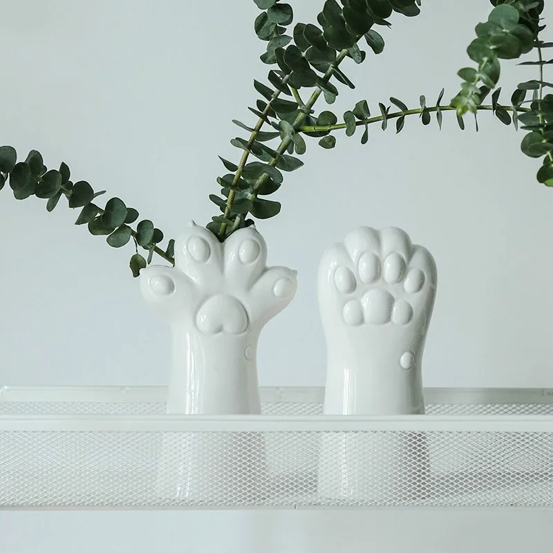 Nordic cute cat's claw vase home decoration living room desktop hydroponic dried flower flower arrangement container decoration
Nordic cute cat's claw vase home decoration living room desktop hydroponic dried flower flower arrangement container decoration