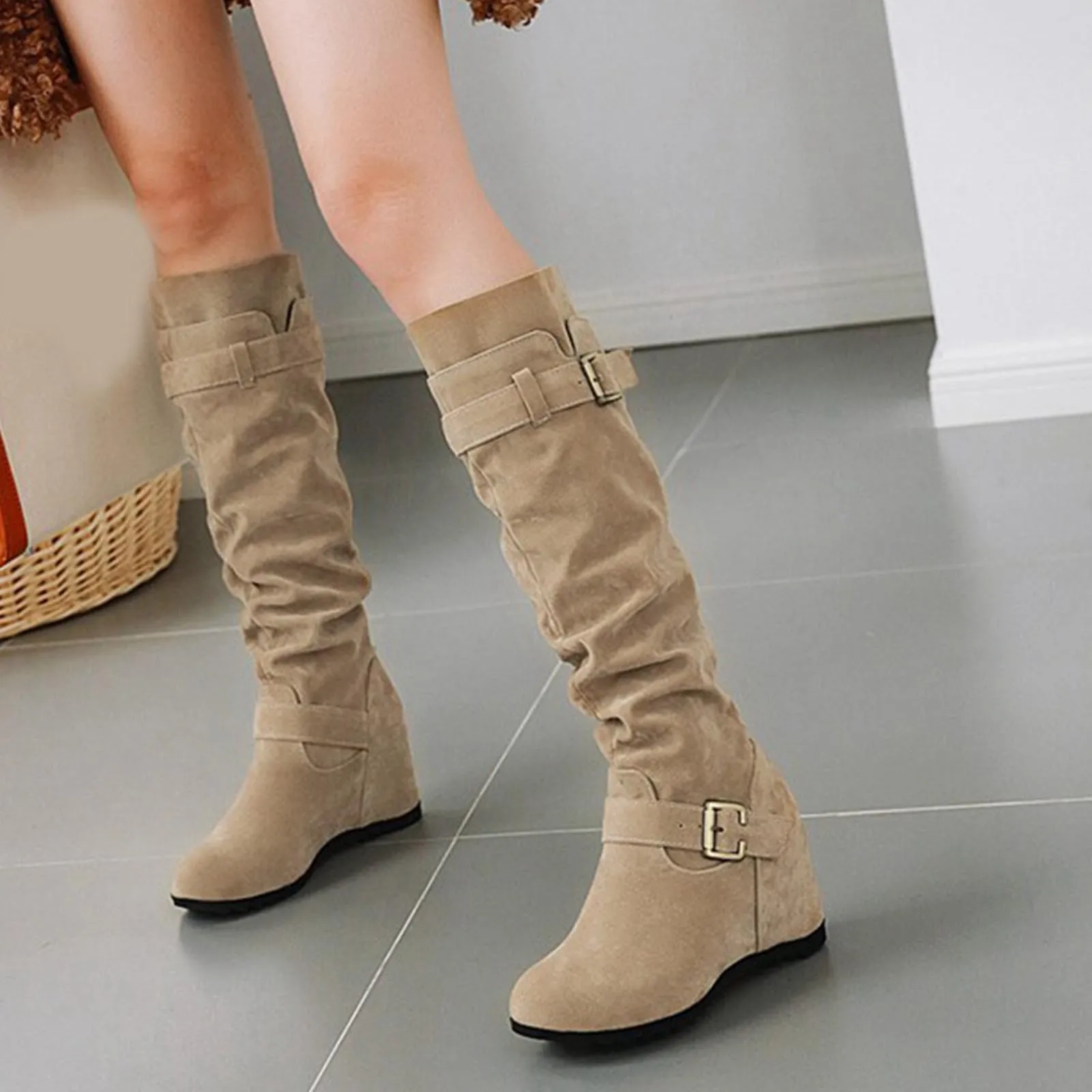 Women Warm Snow Fashion Boots Non-slip Flats Suede New Winter Designer Walking Motorcycle Mujer Boots Platform Ankle Shoes
Women Warm Snow Fashion Boots Non-slip Flats Suede New Winter Designer Walking Motorcycle Mujer Boots Platform Ankle Shoes