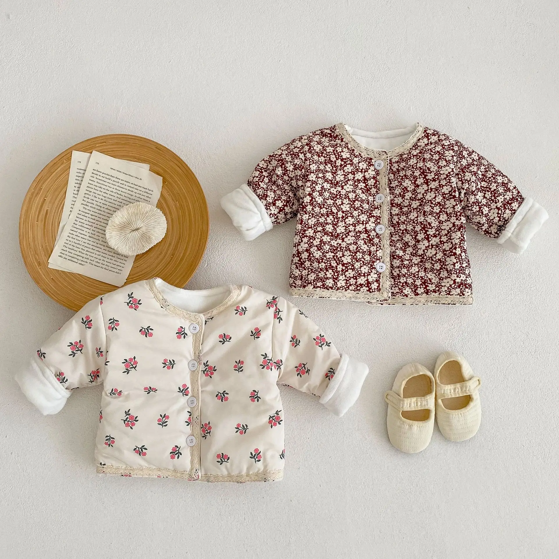 new baby cotton jacket thickened long sleeve Lace Flower Clip cotton cardigan Coat
new baby cotton jacket thickened long sleeve Lace Flower Clip cotton cardigan Coat