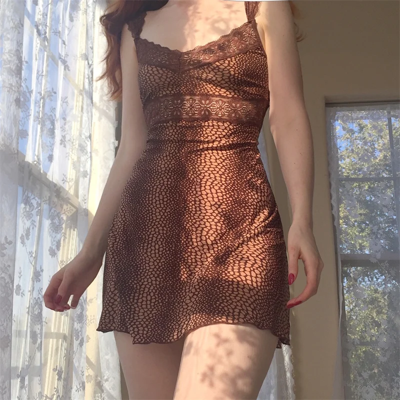 2022 Y2K Fairy Grunge Sweet Slim Dress 90s Vintage Leapord Print Sexy Backless V-neck Lace Strap Mini Dress Women Vestidos
2022 Y2K Fairy Grunge Sweet Slim Dress 90s Vintage Leapord Print Sexy Backless V-neck Lace Strap Mini Dress Women Vestidos