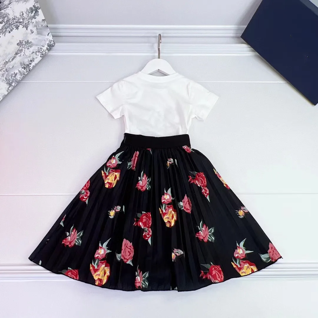 2023 Girls' New Summer dress suit children's casual Dress summer short-sleeved T-shirt+pleated skirt Two-piece set
2023 Girls' New Summer dress suit children's casual Dress summer short-sleeved T-shirt+pleated skirt Two-piece set