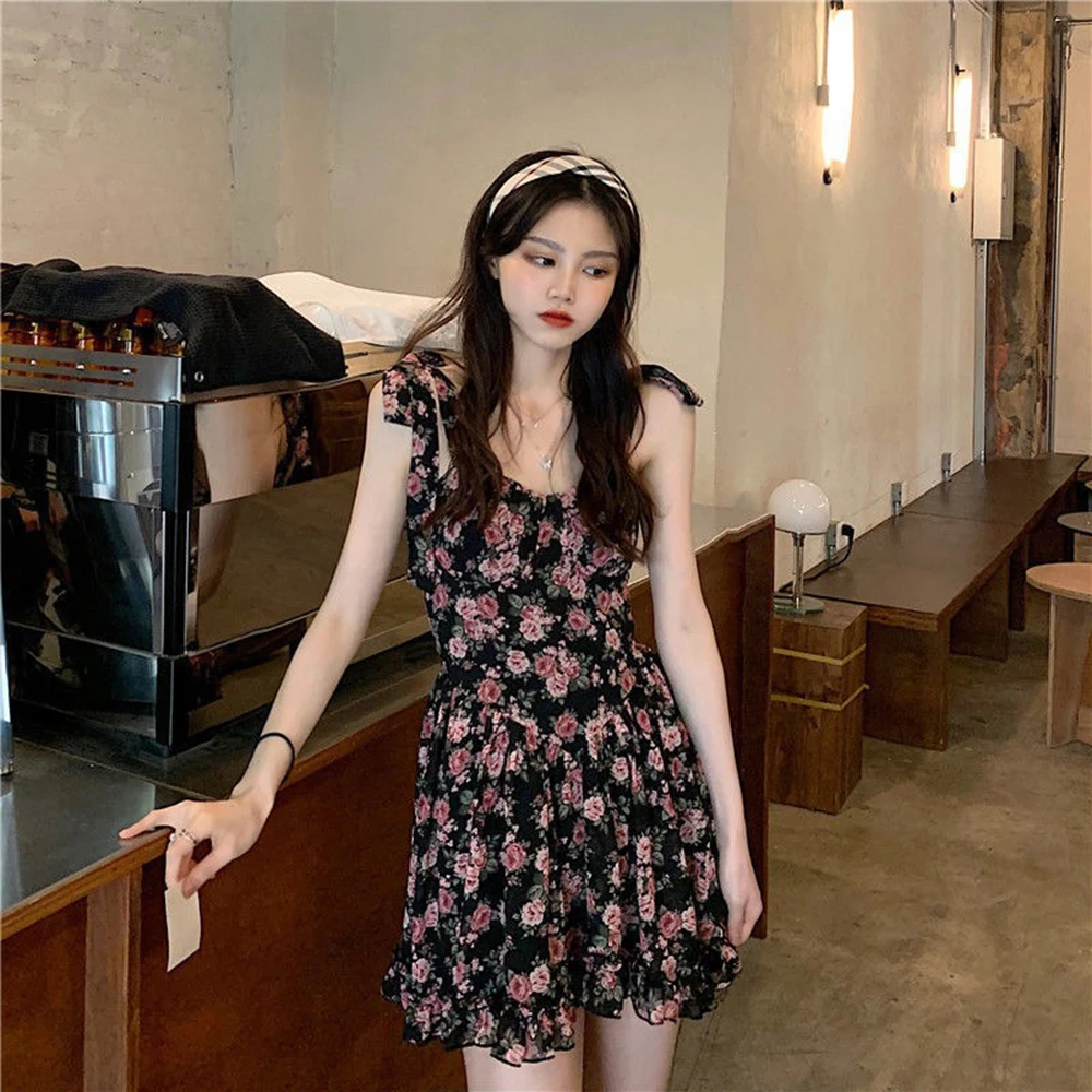 2023 Summer Strap Dress Girl Pure Desire Spicy Chiffon Rose Print Short Dress Korean Small Dress Adjustable Shoulder Strap Dress
2023 Summer Strap Dress Girl Pure Desire Spicy Chiffon Rose Print Short Dress Korean Small Dress Adjustable Shoulder Strap Dress