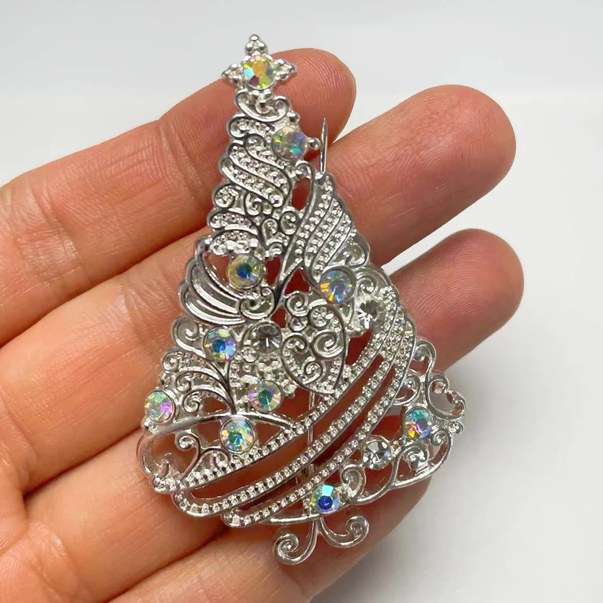

MITTO NEW DESIGNED HOT FASHION JEWELRIES AND HIGH ACCESSORIES SILVER PLATED RHINESTONES DOTTED CHRISTMAS TREE GIFT BROOCH