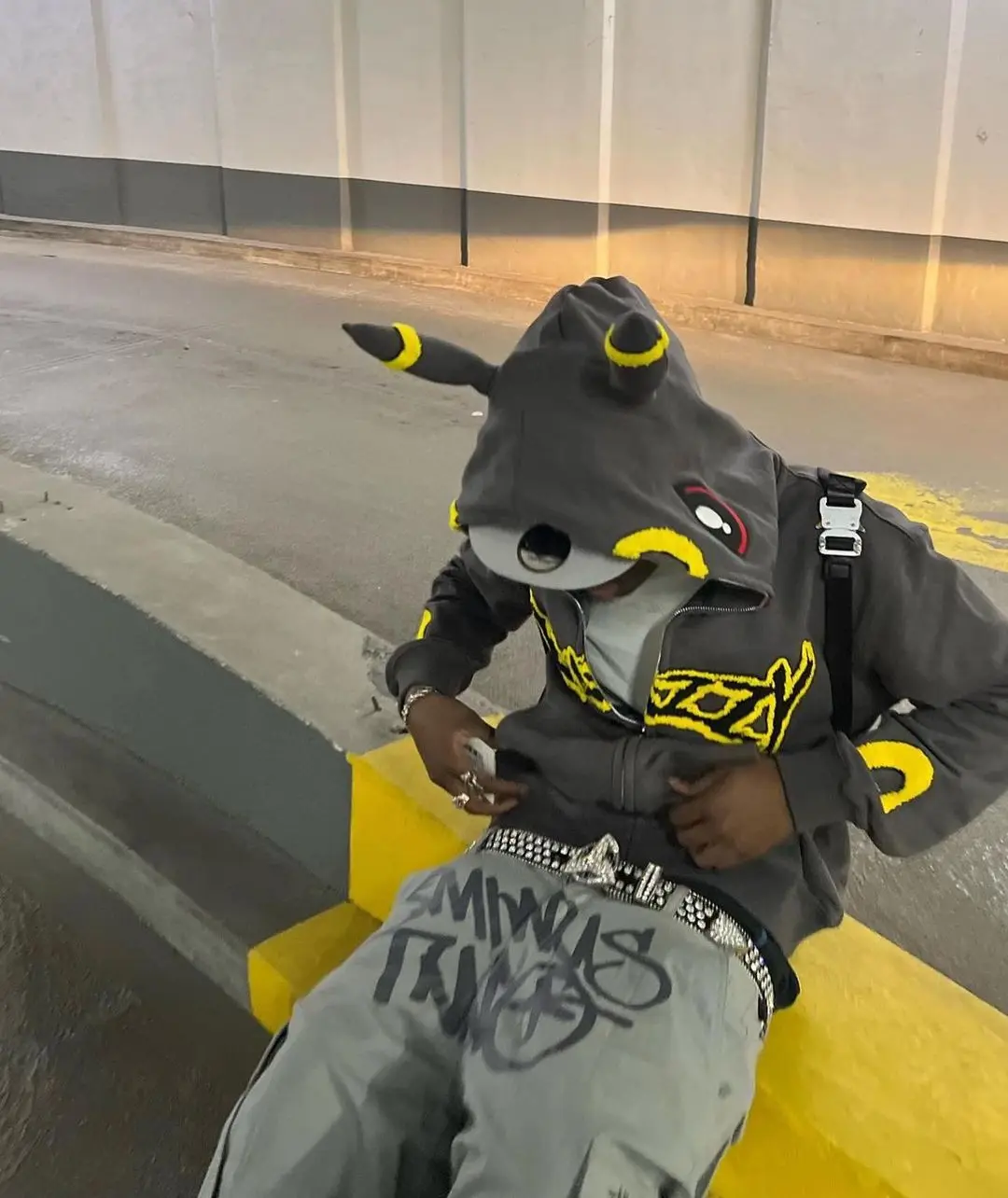 Planet fashion street shot clothing y2k cargo pants hip hop women couple multi pocket pants loose gothic streetwear men
Planet fashion street shot clothing y2k cargo pants hip hop women couple multi pocket pants loose gothic streetwear men