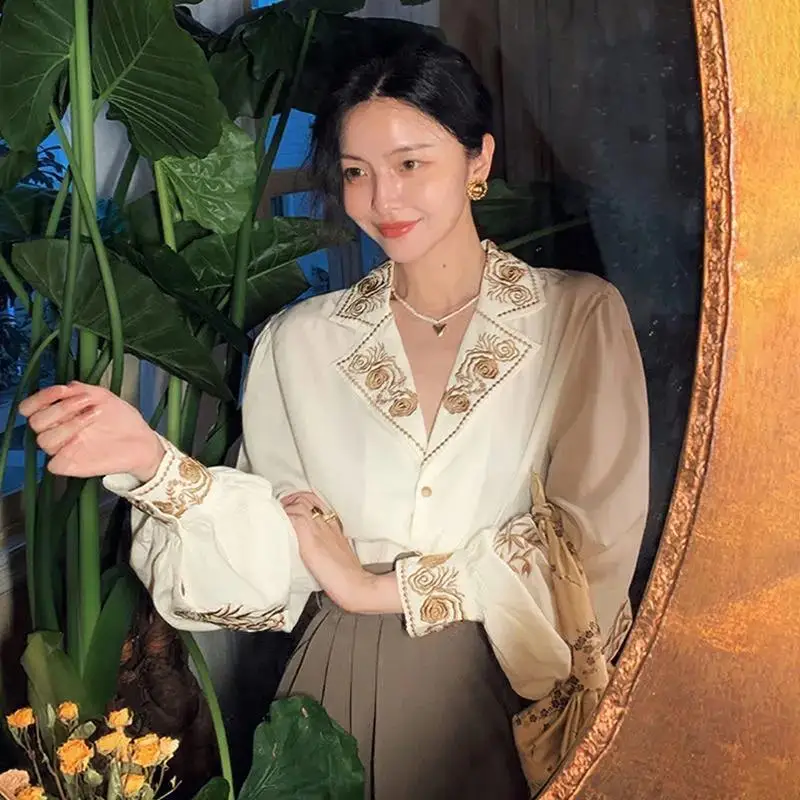 Women's Shirts Lantern Sleeve Notched Print Temperament Casual Korean Style French Retro Elegant All-match Ladies Blouses Girls
Women's Shirts Lantern Sleeve Notched Print Temperament Casual Korean Style French Retro Elegant All-match Ladies Blouses Girls