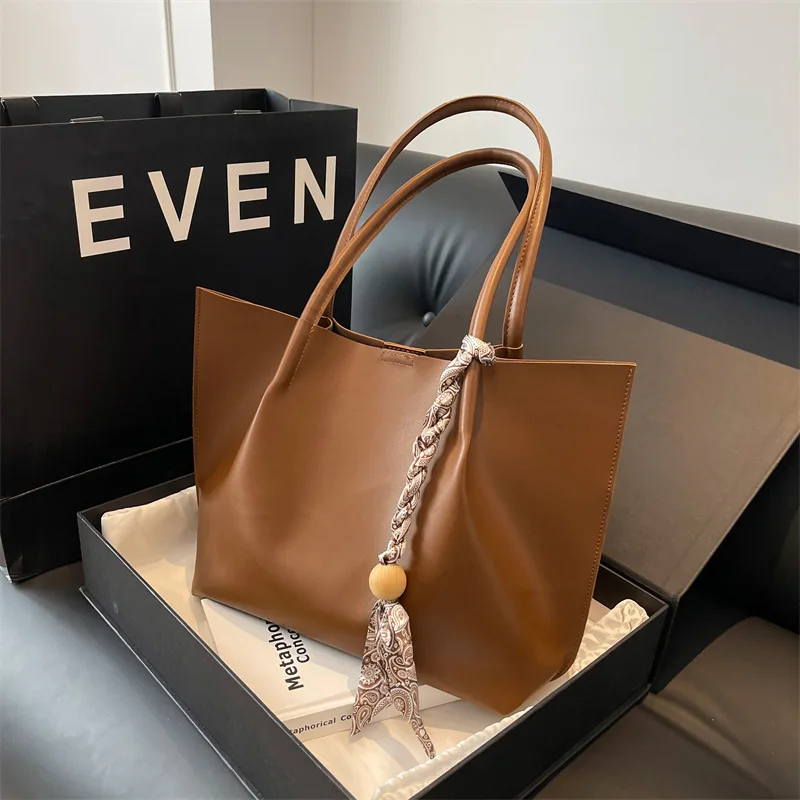 2023 Autumn and Winter New Women Bag Fashion Two Piece Set One Shoulder Crossbody Bag Lightweight Luxury Underarm Bag Retro Gift
2023 Autumn and Winter New Women Bag Fashion Two Piece Set One Shoulder Crossbody Bag Lightweight Luxury Underarm Bag Retro Gift