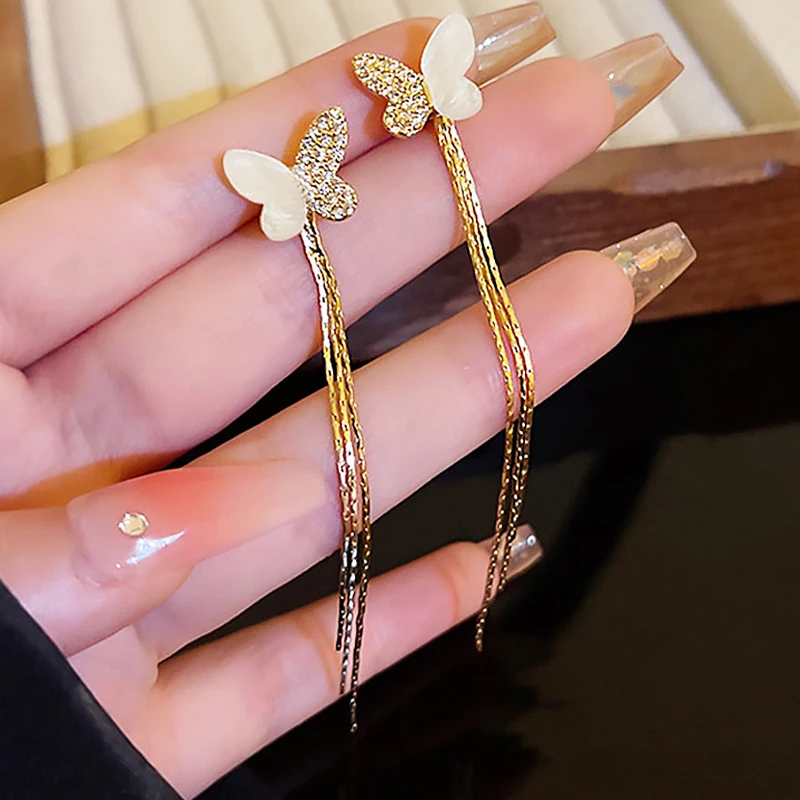 Metallic Diamond Gold Color Bowknot Butterfly Pendant Long Tassels Drop Earrings New Jewelry Fashion Wedding Earrings For Woman
Metallic Diamond Gold Color Bowknot Butterfly Pendant Long Tassels Drop Earrings New Jewelry Fashion Wedding Earrings For Woman