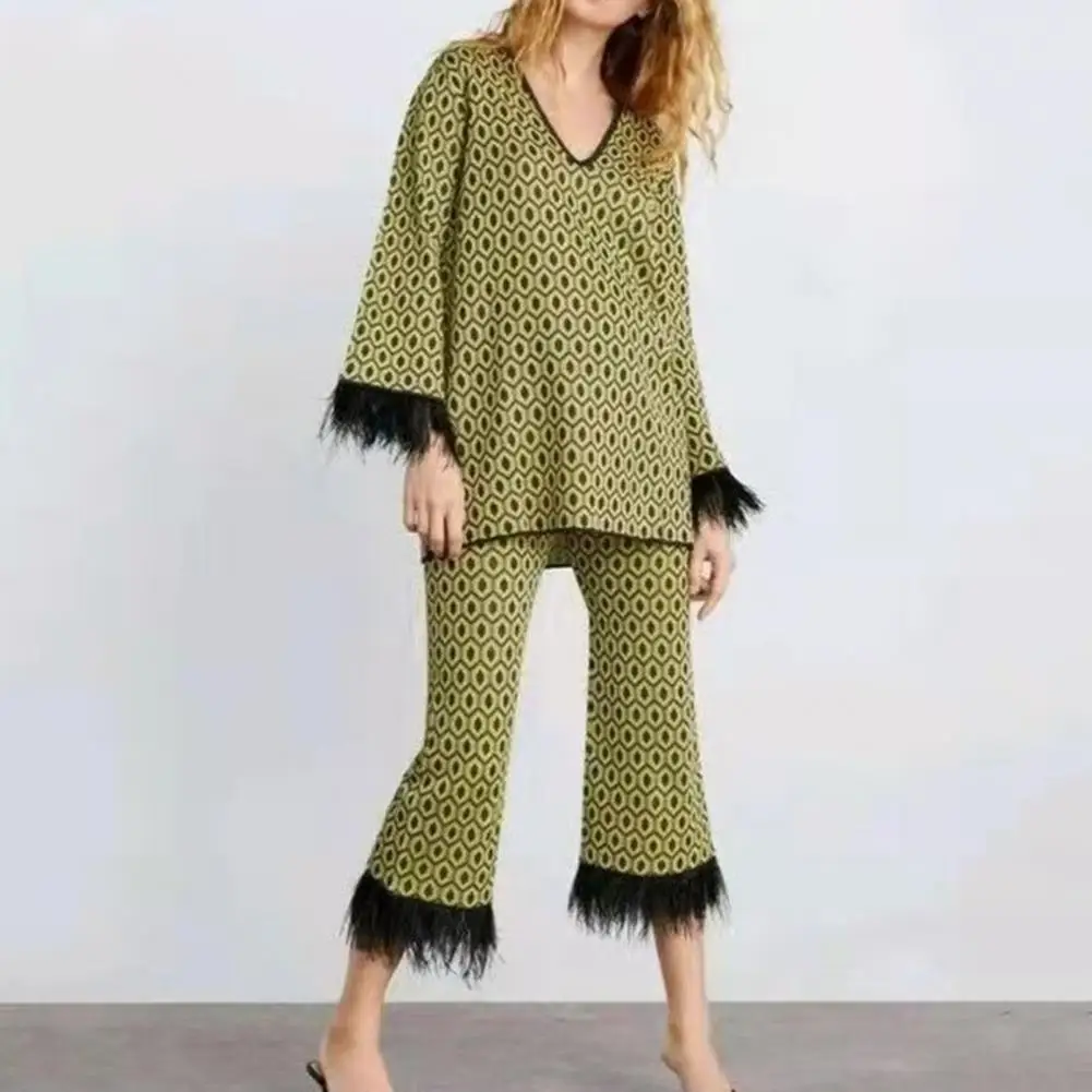 Breathable 2 Pcs/Set Fabulous Hairy And Downy Lady Blouse Pants Set Geometric Print Female Outfit
Breathable 2 Pcs/Set Fabulous Hairy And Downy Lady Blouse Pants Set Geometric Print Female Outfit