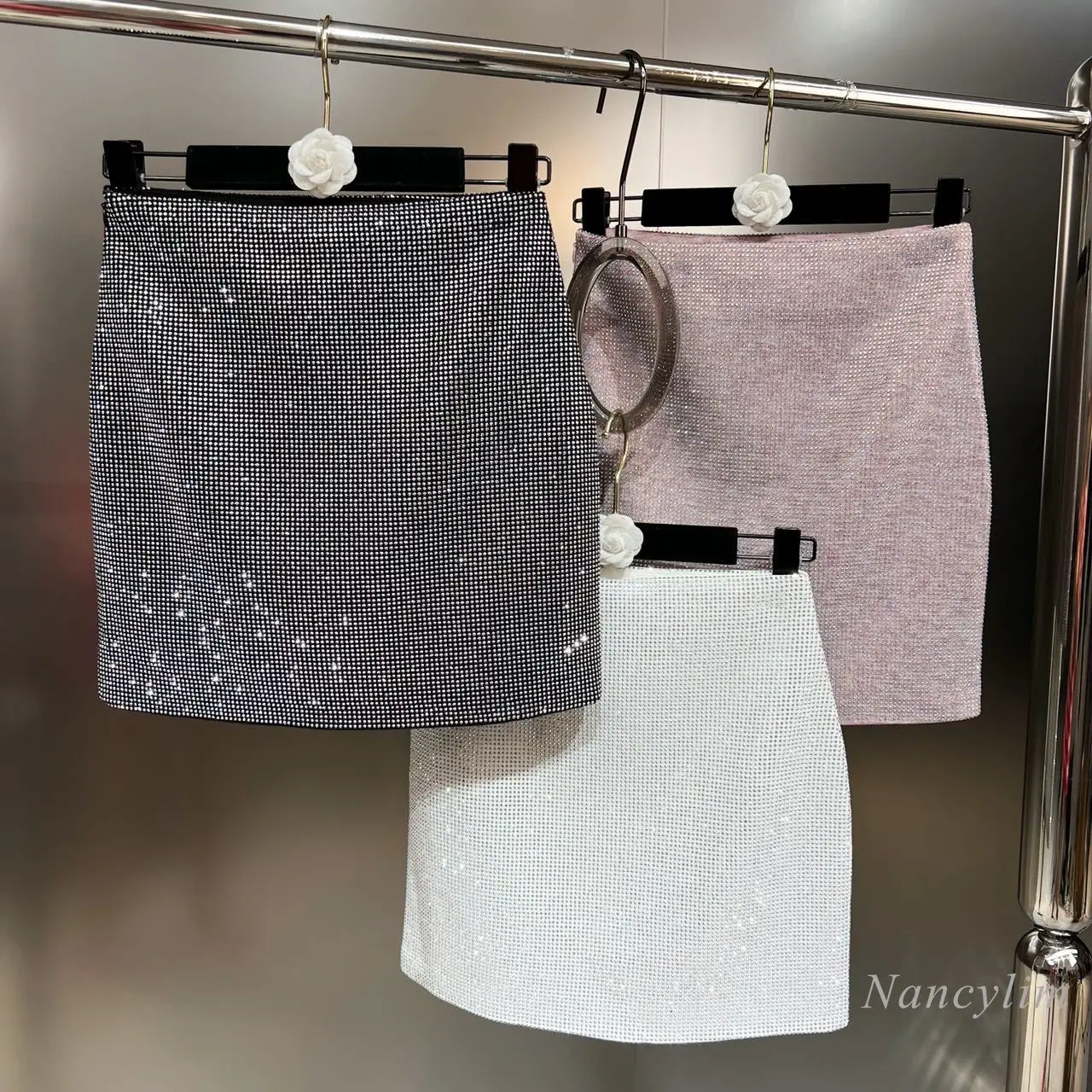 2022 Autumn New High Temperature Hot Drilling Full Diamond Shiny Slimming High Waist Package Hip Skirt Women
2022 Autumn New High Temperature Hot Drilling Full Diamond Shiny Slimming High Waist Package Hip Skirt Women