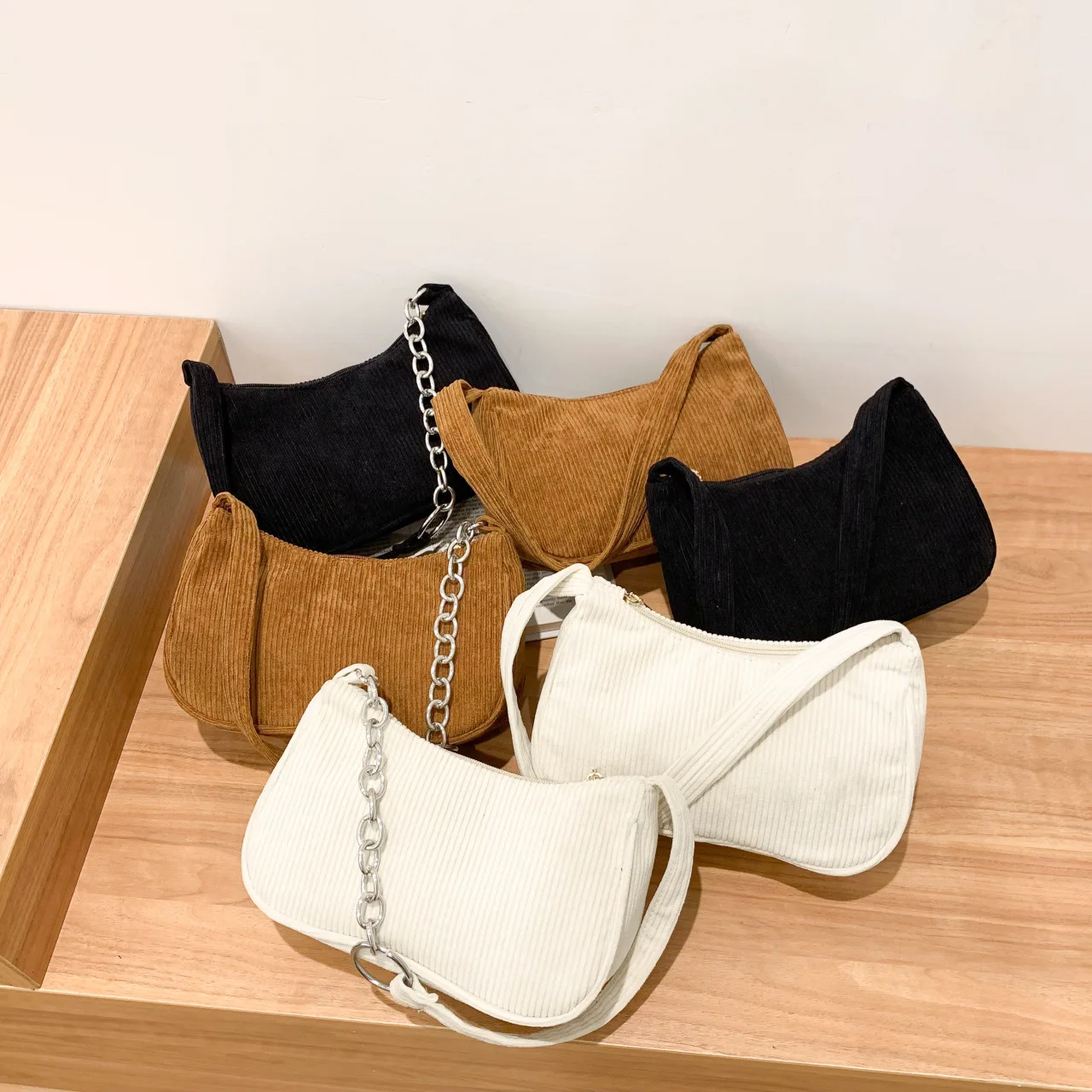 Winter Corduroy Underarm Bag Casual Women Shoulder Bags Travel Armpit Shopping Pouch Phone Pouch Zipper Female Handbag Clutch
Winter Corduroy Underarm Bag Casual Women Shoulder Bags Travel Armpit Shopping Pouch Phone Pouch Zipper Female Handbag Clutch