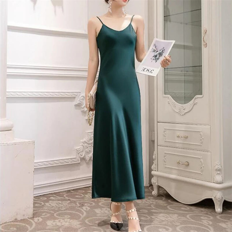 2022 Women Fashion Satin V-Neck Elegant Dress Solid Soft Smooth A-Line Pajamas Female Summer Casual Spaghetti Strap Vestidos
2022 Women Fashion Satin V-Neck Elegant Dress Solid Soft Smooth A-Line Pajamas Female Summer Casual Spaghetti Strap Vestidos