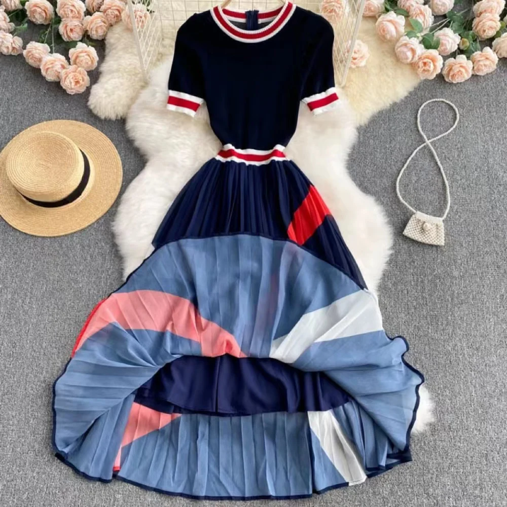 Knitted Short Sleeved Contrast Color Stripe Stitching Pleated Chiffon Dress 2023 New Fashion Elegant Slim Fit Dresses For Women
Knitted Short Sleeved Contrast Color Stripe Stitching Pleated Chiffon Dress 2023 New Fashion Elegant Slim Fit Dresses For Women