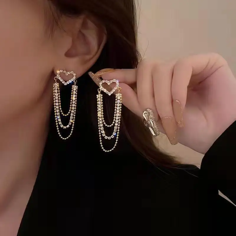 Love Tassel Multi-layer Chain Statement Earrings Trendy Korean Heart-shaped Rhinestone Earrings Party Jewelry Brincos Gifts
Love Tassel Multi-layer Chain Statement Earrings Trendy Korean Heart-shaped Rhinestone Earrings Party Jewelry Brincos Gifts