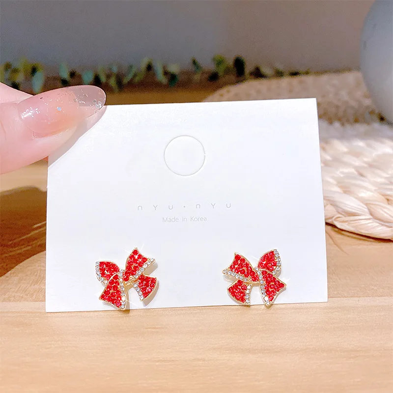 Korean version S925 silver needle red diamond bow stud earrings 2022 net celebrity style all-match earrings round face thin fema
Korean version S925 silver needle red diamond bow stud earrings 2022 net celebrity style all-match earrings round face thin fema
