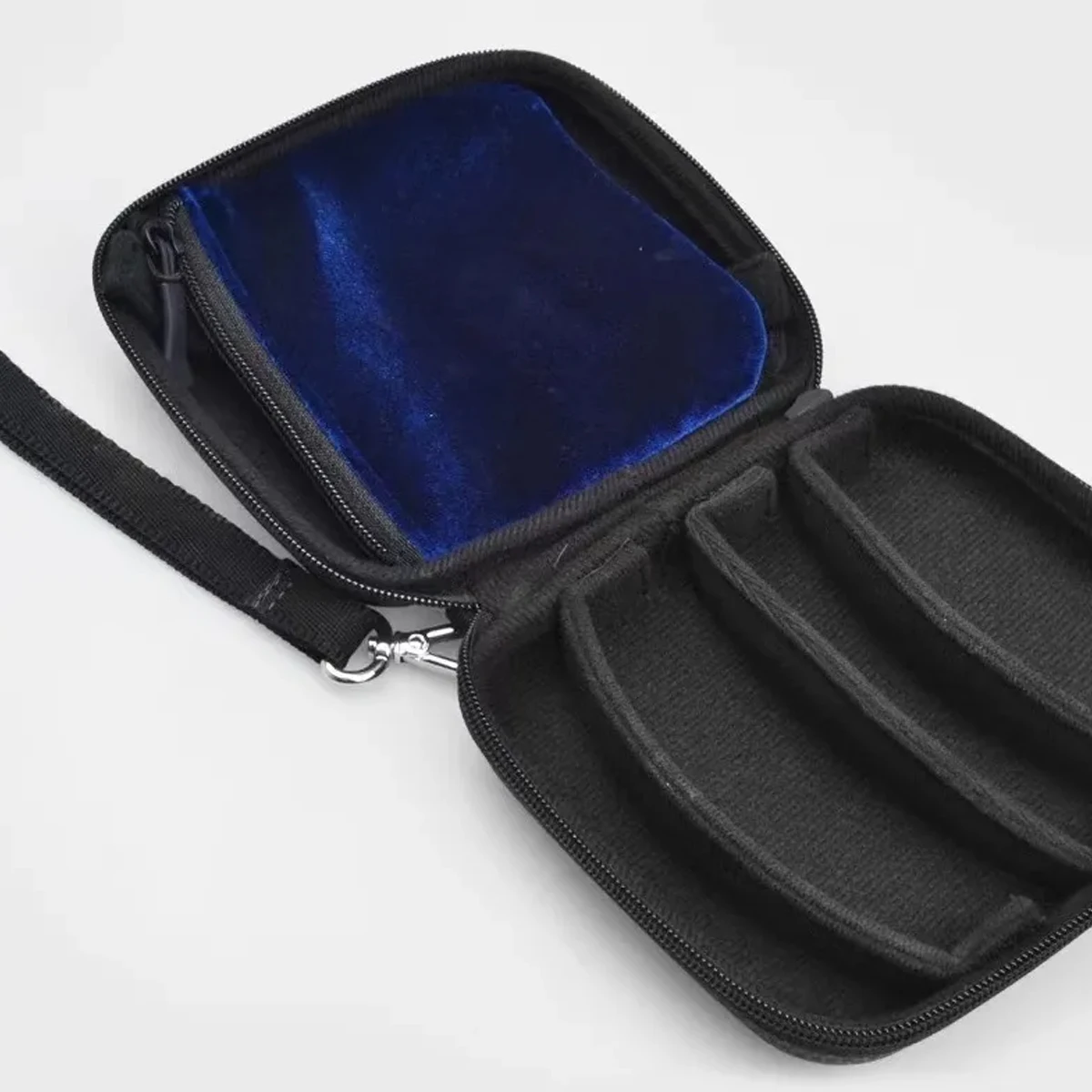 Saxophone mouthpiece bag for four pieces Alto/Soprano/Tenor mouthpiece storage bag Saxophone accessory bag
Saxophone mouthpiece bag for four pieces Alto/Soprano/Tenor mouthpiece storage bag Saxophone accessory bag