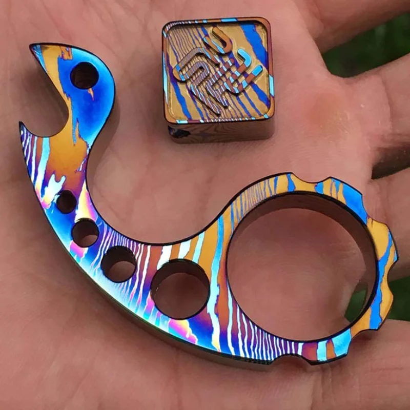 Карманный портативный многофункциональный инструмент из титанового сплава и латуни 
Карманный портативный многофункциональный инструмент из титанового сплава и латуни