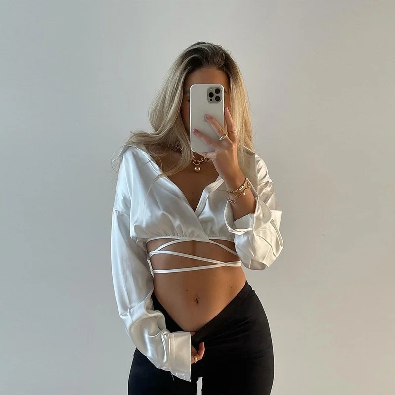 2021 Summer Woman Chic White Long Sleeves Glossy Cropped Tshirt with String Casual New Women Lady Solid High Blouse Tops Fashion
2021 Summer Woman Chic White Long Sleeves Glossy Cropped Tshirt with String Casual New Women Lady Solid High Blouse Tops Fashion
