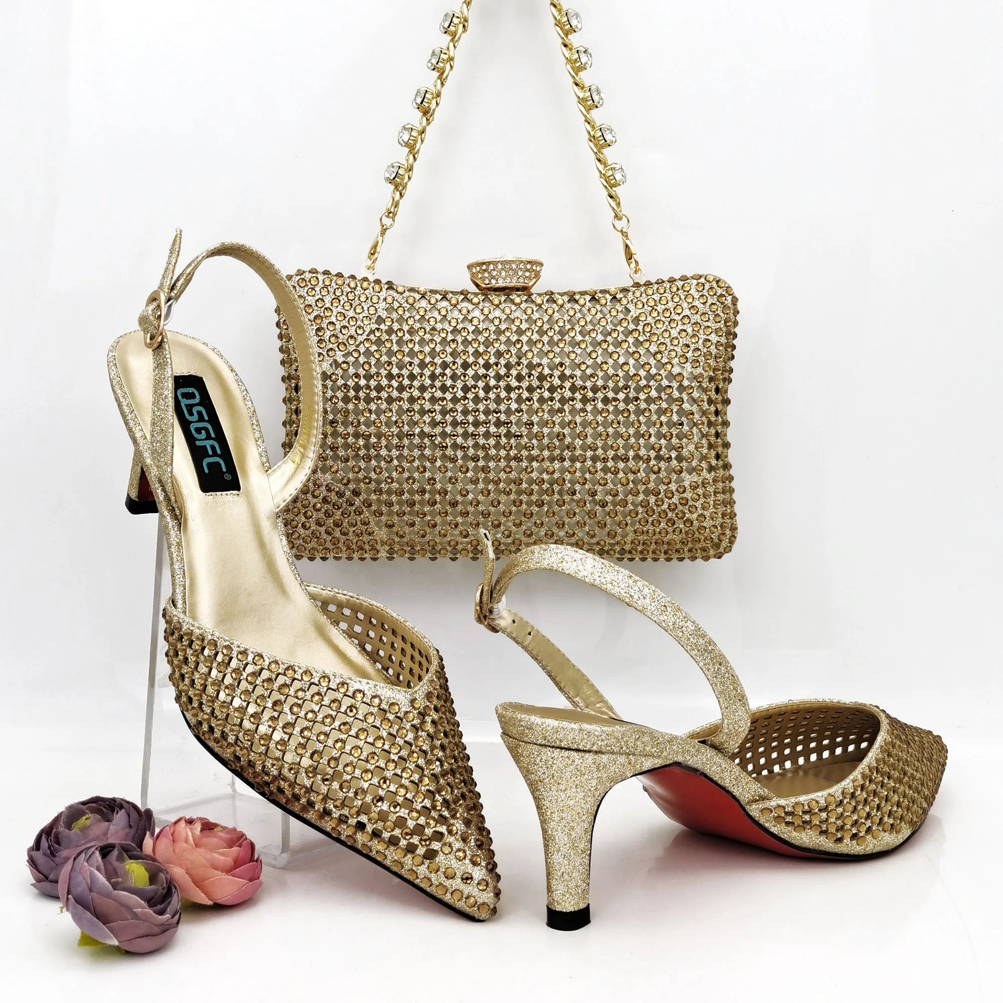 Cinessd 2023 Italian Design Stiletto Pointy Shoes Small Soft Bag African Women's Shoes And Bags For Party
Cinessd 2023 Italian Design Stiletto Pointy Shoes Small Soft Bag African Women's Shoes And Bags For Party