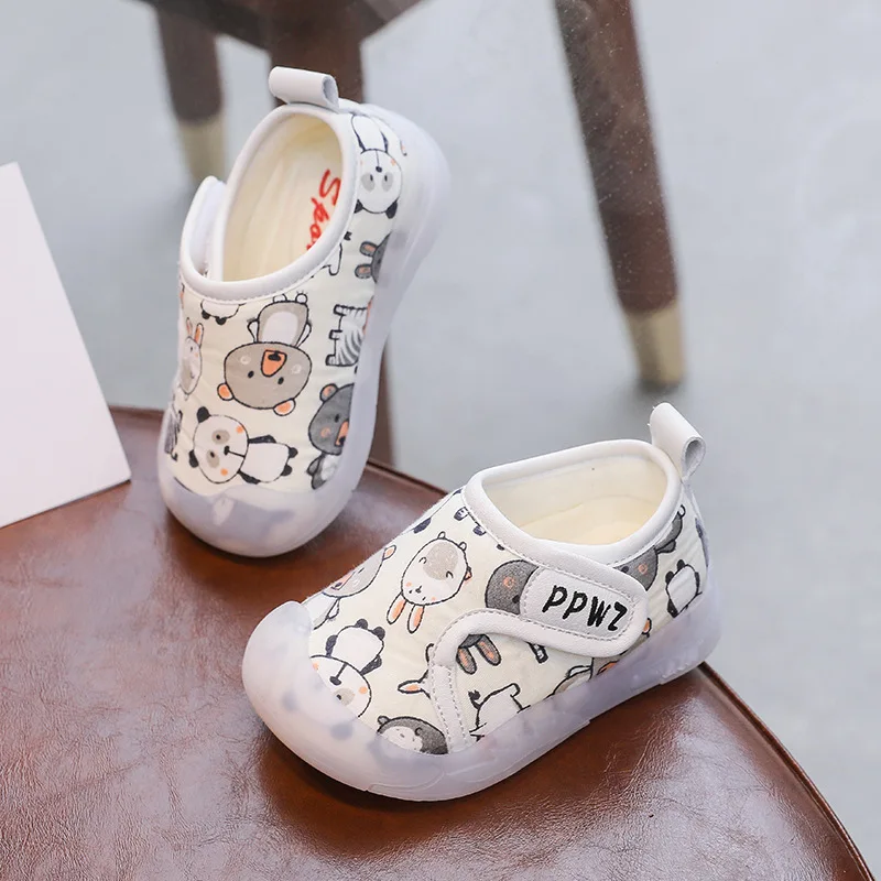 Весенняя обувь для малышей с мягкой подошвой, обувь для маленьких девочек, Симпатичные кроссовки для малышей с мультяшным принтом, обувь для маленьких мальчиков SOH029 
Весенняя обувь для малышей с мягкой подошвой, обувь для маленьких девочек, Симпатичные кроссовки для малышей с мультяшным принтом, обувь для маленьких мальчиков SOH029