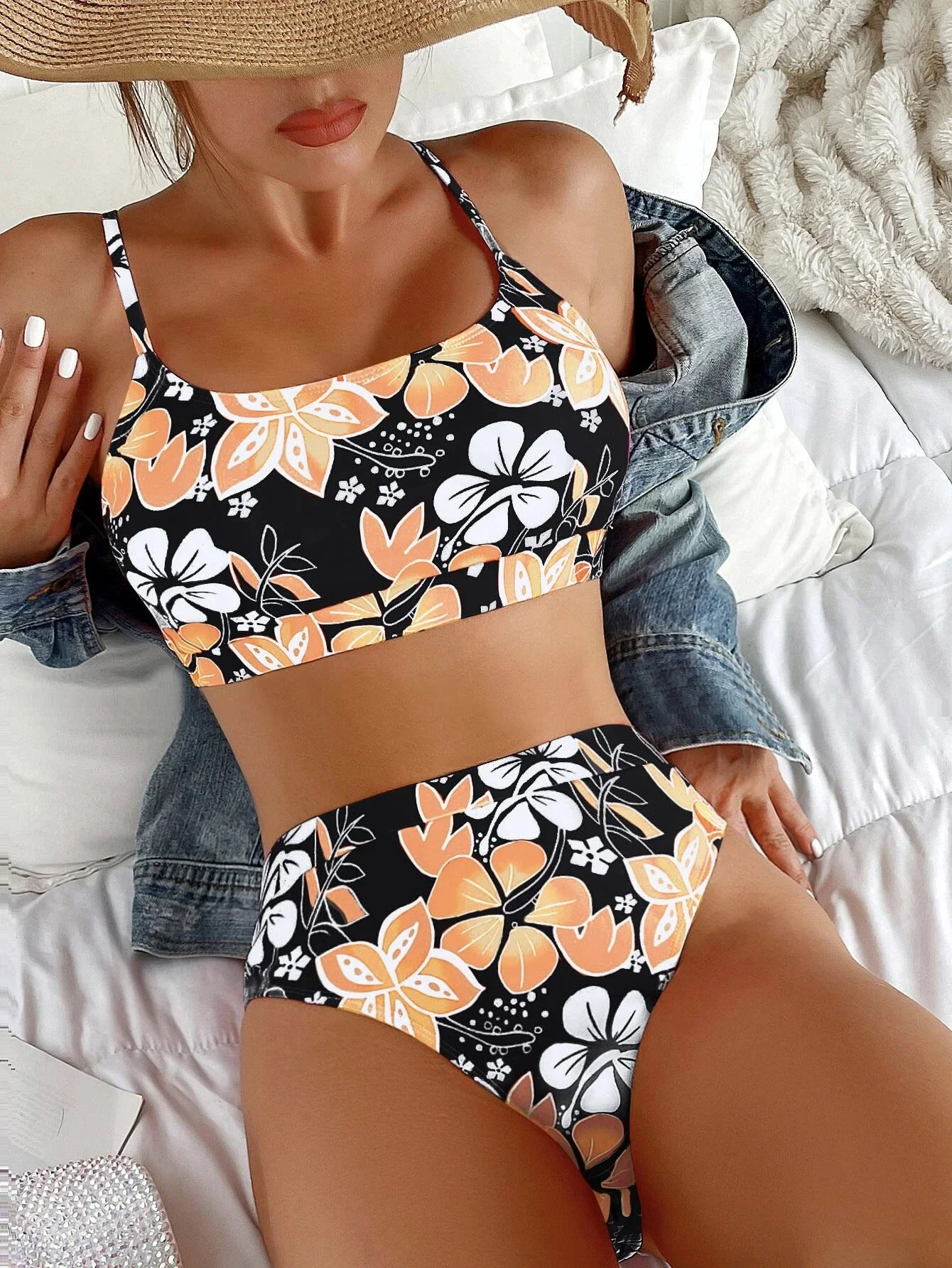 Random Floral Print High Waist Bikini Swimsuit Women Two Piece Swimwear Halter Bikini Set 2023 Summer Beach Bathing Suit
Random Floral Print High Waist Bikini Swimsuit Women Two Piece Swimwear Halter Bikini Set 2023 Summer Beach Bathing Suit