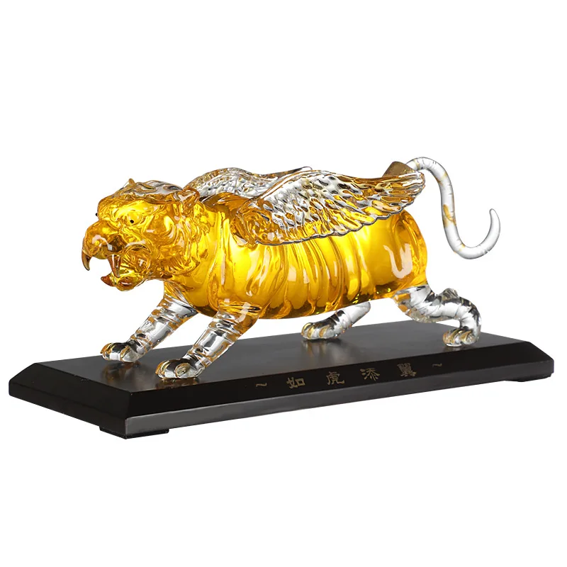 Novelty 1000ML tiger with wings shaped barware lead-free glass whiskey decanter for Liquor Scotch Bourbon with wooden base
Novelty 1000ML tiger with wings shaped barware lead-free glass whiskey decanter for Liquor Scotch Bourbon with wooden base