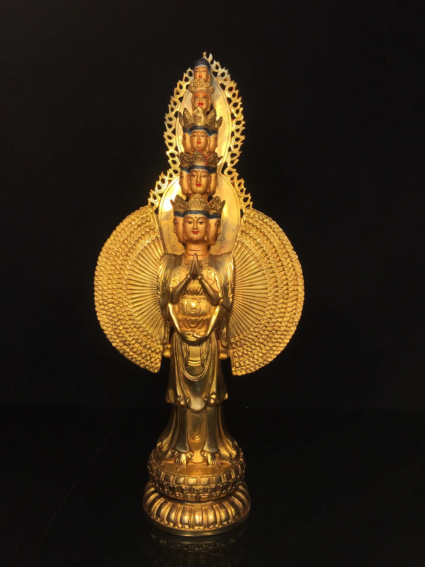 19"Tibet Temple Collection Old Bronze Gilded Face painting 1000 Arm Guanyin Thousand-hand Bodhisattva Worship Hall Town house
19"Tibet Temple Collection Old Bronze Gilded Face painting 1000 Arm Guanyin Thousand-hand Bodhisattva Worship Hall Town house
