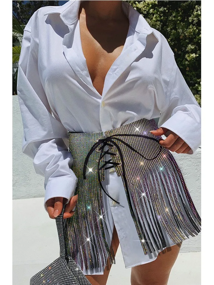 2022 Women New Tassel Empire Mini Skirt Glitter Rhinestone Hollow Out Tunic Adjustable Waist Clubwear Luxury Short Party Skirts
2022 Women New Tassel Empire Mini Skirt Glitter Rhinestone Hollow Out Tunic Adjustable Waist Clubwear Luxury Short Party Skirts
