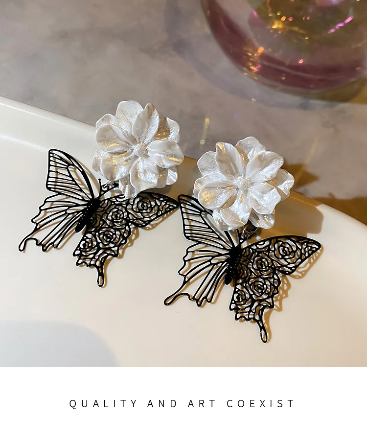 Japanese and Korean Black and White Contrast Butterfly Flower Earrings Fashion Lady Style Earrings Big Fashion Earrings
Japanese and Korean Black and White Contrast Butterfly Flower Earrings Fashion Lady Style Earrings Big Fashion Earrings