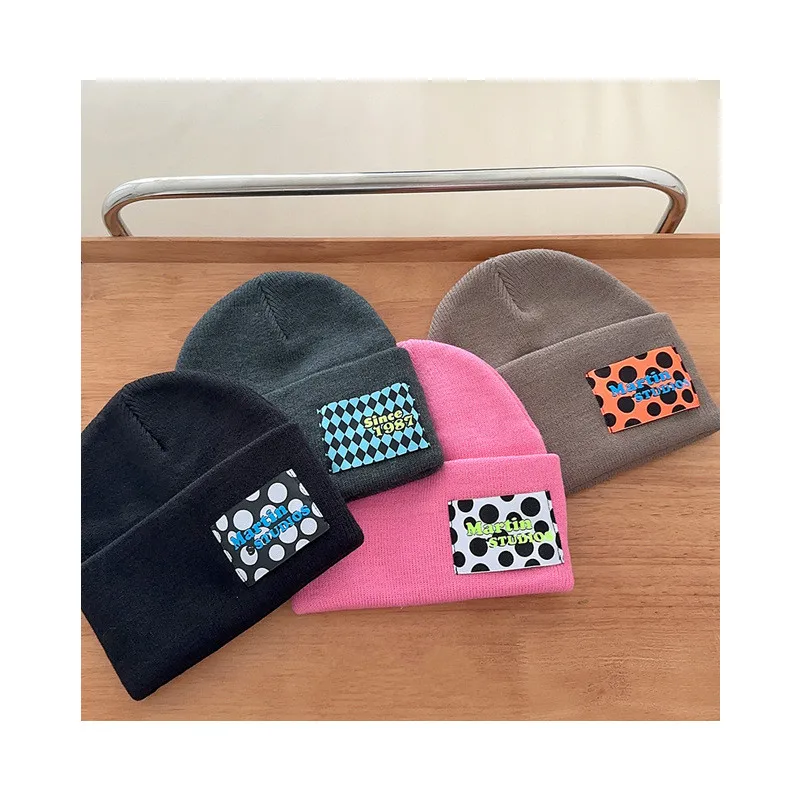 Модная детская вязаная шапка корейский яркий текстильный теплый пуловер с надписью на осень и зиму Шапка-бини 
Модная детская вязаная шапка корейский яркий текстильный теплый пуловер с надписью на осень и зиму Шапка-бини