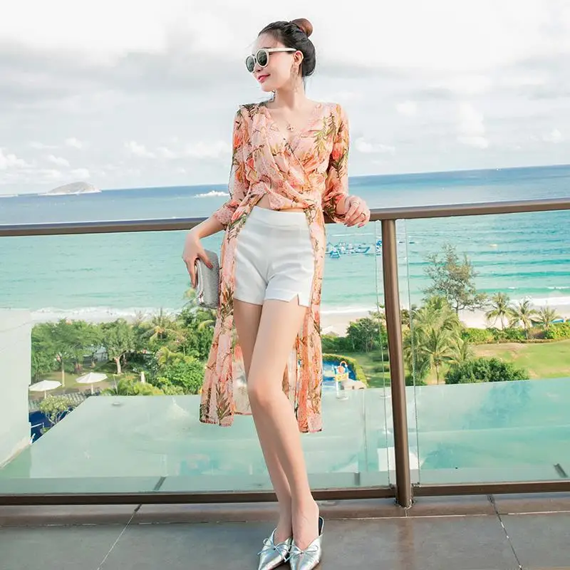 Women 2022 Summer New Shorts Suit Female Vintage Floral Print Chiffon Blouse + Shorts Two-piece Fashion Elegant Clothes Set G61
Women 2022 Summer New Shorts Suit Female Vintage Floral Print Chiffon Blouse + Shorts Two-piece Fashion Elegant Clothes Set G61