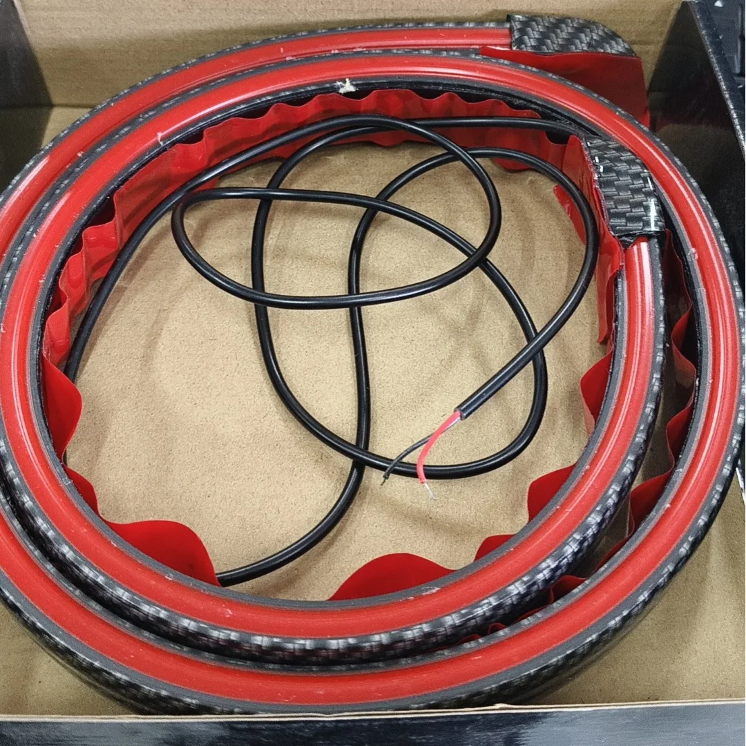 Автомобильный спойлер Flexibl со светодиодной подсветкой, универсальный черный Задний спойлер из углеродного волокна, для автомобиля, третья Тормозная задняя подсветка, дисплей 12 В 
Автомобильный спойлер Flexibl со светодиодной подсветкой, универсальный черный Задний спойлер из углеродного волокна, для автомобиля, третья Тормозная задняя подсветка, дисплей 12 В