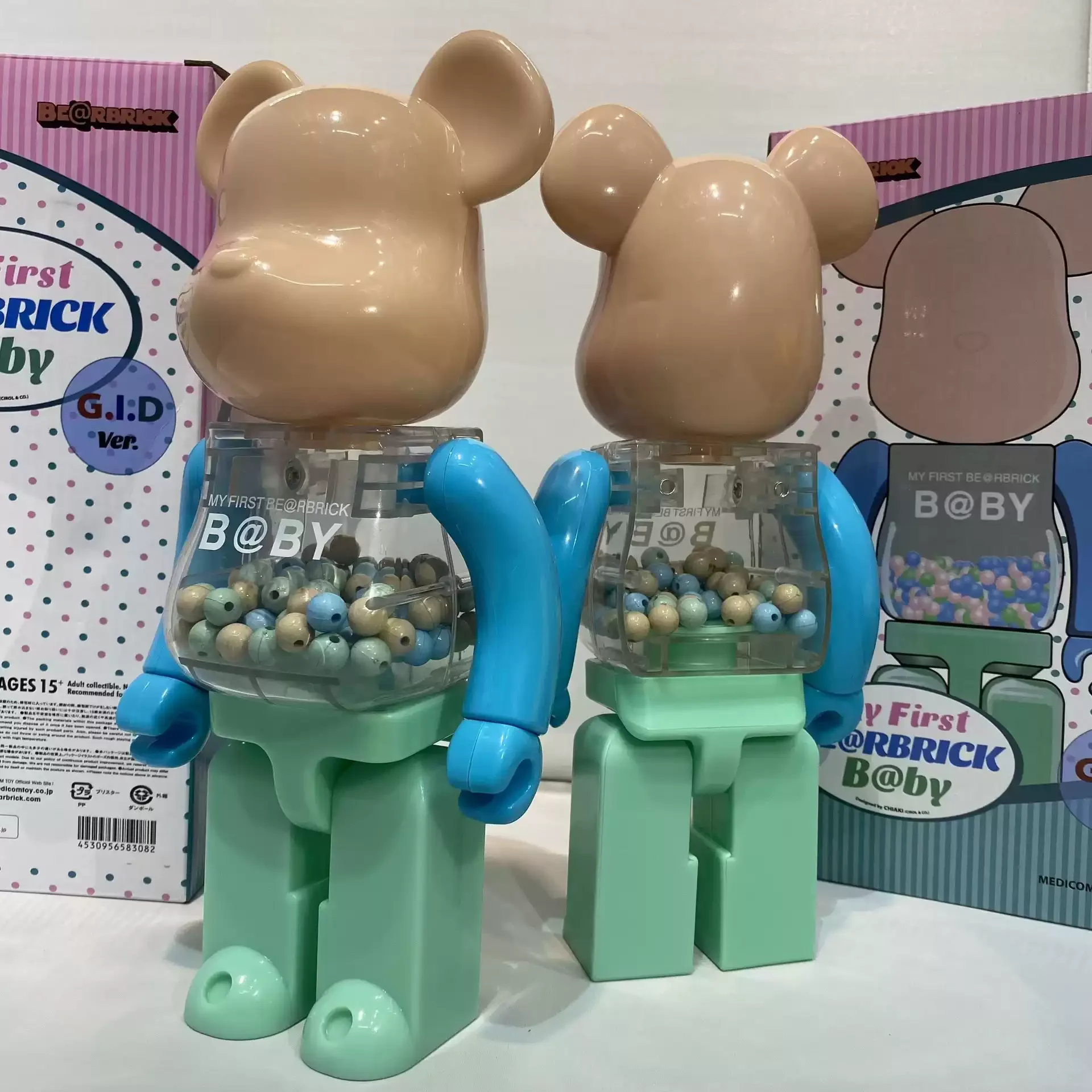 bearbrick 400% pink luminous Chiaki BE@RBRICK 28cm hand-made ornaments building blocks bear trend decoration gifts
bearbrick 400% pink luminous Chiaki BE@RBRICK 28cm hand-made ornaments building blocks bear trend decoration gifts