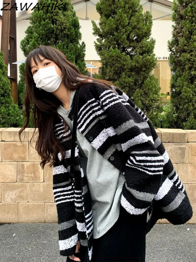 Vintage Striped Black & White Cardigan Korean Chic Y2k Aesthetic Sweater Coat Autumn New Harajuku Cardigan Jumper Knitwear
Vintage Striped Black & White Cardigan Korean Chic Y2k Aesthetic Sweater Coat Autumn New Harajuku Cardigan Jumper Knitwear