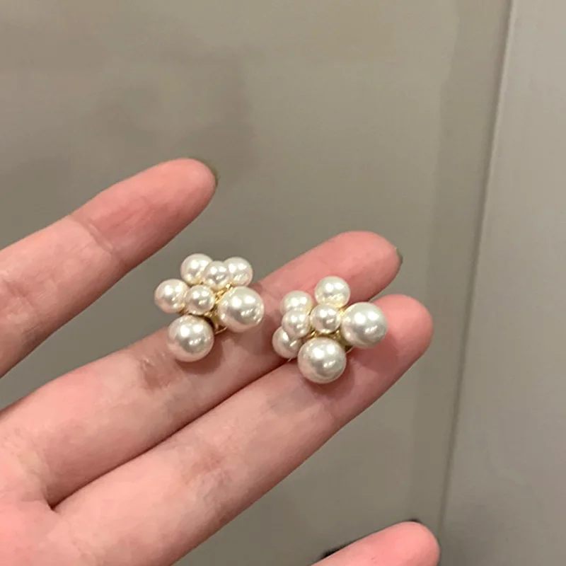 Temperament Imitation Pearl Small Stud Earrings for Women Girl Fashion Beautiful Ear Clip Jewelry Accessories Ins Ladies Earring
Temperament Imitation Pearl Small Stud Earrings for Women Girl Fashion Beautiful Ear Clip Jewelry Accessories Ins Ladies Earring