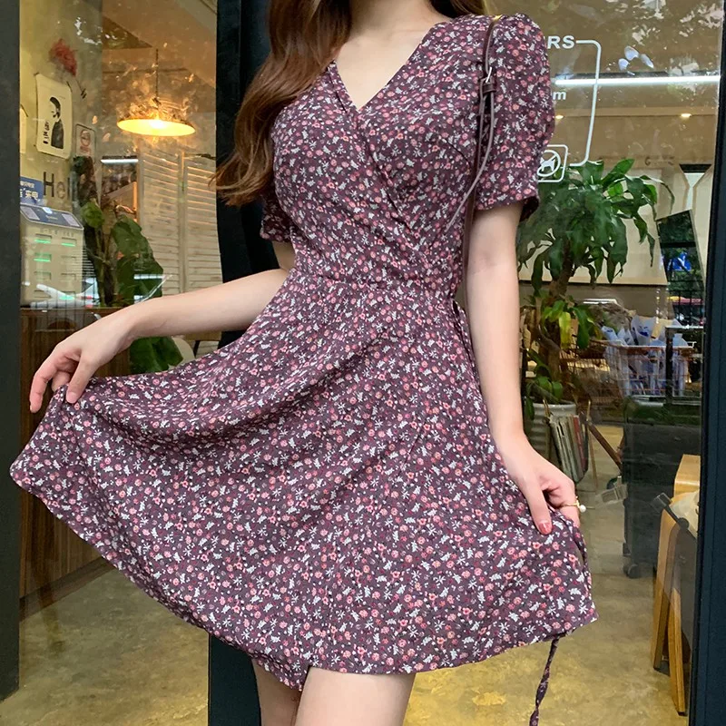 2023 Summer Dress Women High Waist A-Line Dress New Vestidos Women Lace Up Cottagecore Floral Print V-neck Short Sleeve Dresses
2023 Summer Dress Women High Waist A-Line Dress New Vestidos Women Lace Up Cottagecore Floral Print V-neck Short Sleeve Dresses