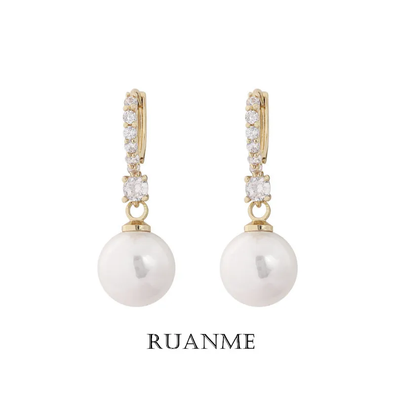South Korean Classical Simple Elegant Baroque Imitation Pearl Zircon Crystal Earrings Women Jewelry Party Unusual Gifts
South Korean Classical Simple Elegant Baroque Imitation Pearl Zircon Crystal Earrings Women Jewelry Party Unusual Gifts