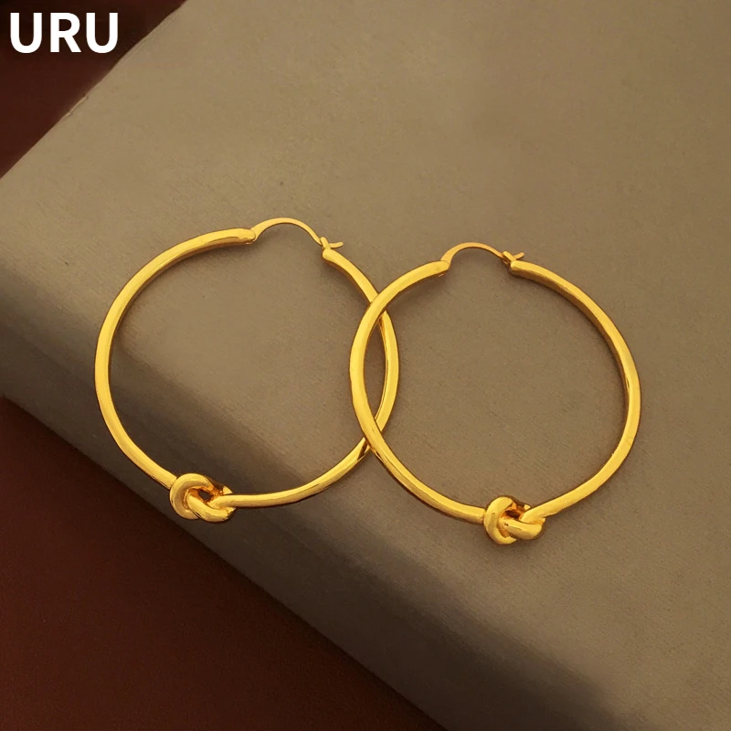 Fashion Jewelry European and American Design Gold Color Hoop Earrings For Women 2023 Trend New Hot Selling Ear Accessories
Fashion Jewelry European and American Design Gold Color Hoop Earrings For Women 2023 Trend New Hot Selling Ear Accessories