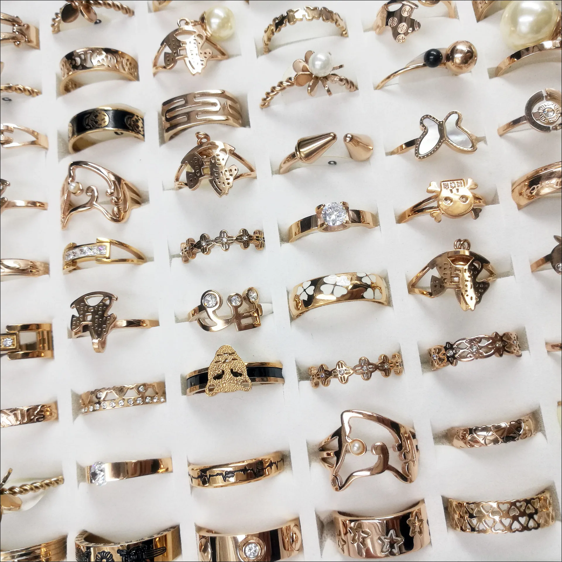 Wholesale 20pcs Trendy High Quality Wedding Zircon Women's Ring Men Rose Gold Titanium Stainless Steel Ring Jewelry
Wholesale 20pcs Trendy High Quality Wedding Zircon Women's Ring Men Rose Gold Titanium Stainless Steel Ring Jewelry