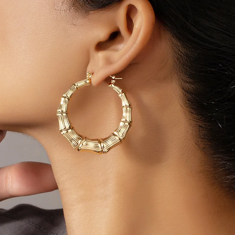 Statement Gold Color Big Bamboo Circle Hoop Earrings for Women Exaggerated Metal Big Ring Circle Earrings Popular Jewelry
Statement Gold Color Big Bamboo Circle Hoop Earrings for Women Exaggerated Metal Big Ring Circle Earrings Popular Jewelry