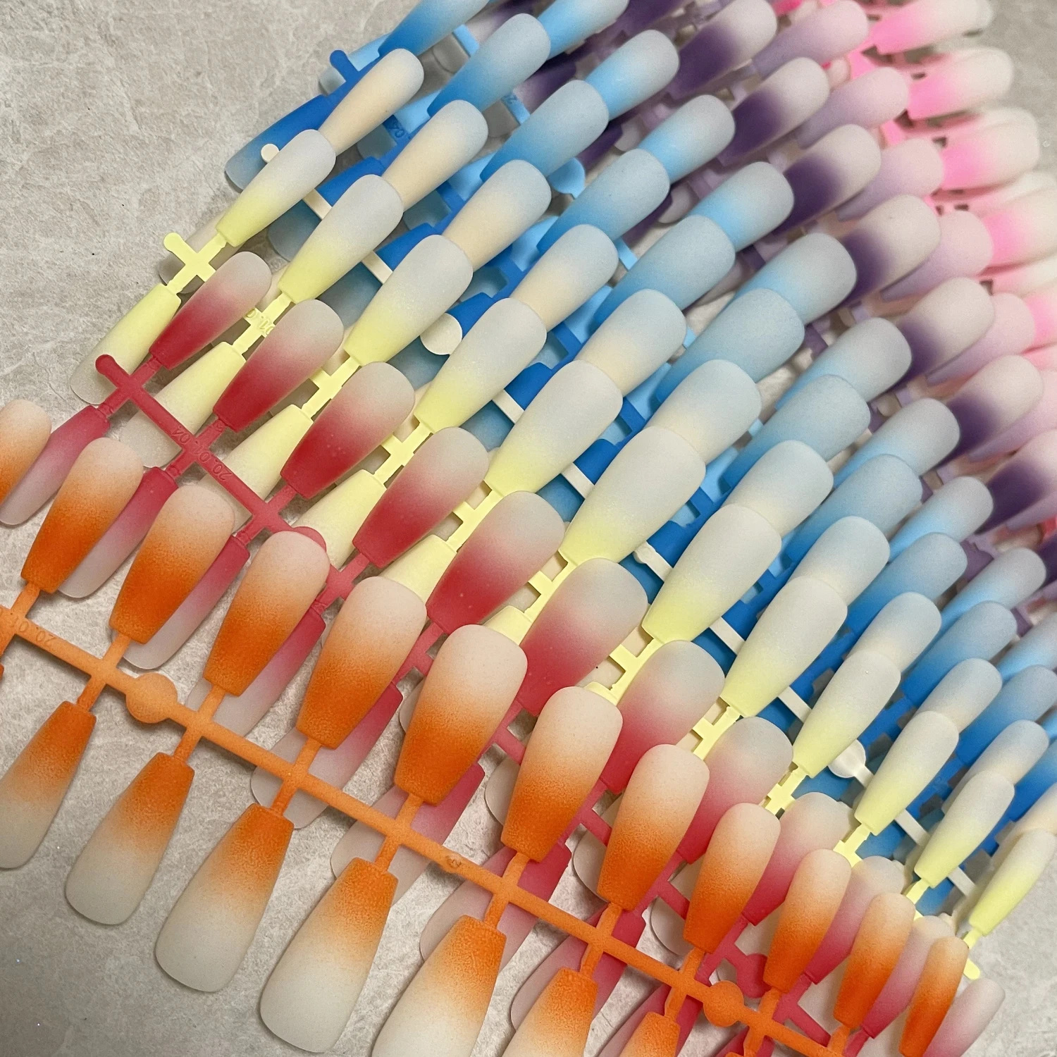 Factory Outlet Super Long Fake Nails With Glue Coffin Girl False Nail Gradient Color Finished Nail Art Matte Fake Nails Press on
Factory Outlet Super Long Fake Nails With Glue Coffin Girl False Nail Gradient Color Finished Nail Art Matte Fake Nails Press on