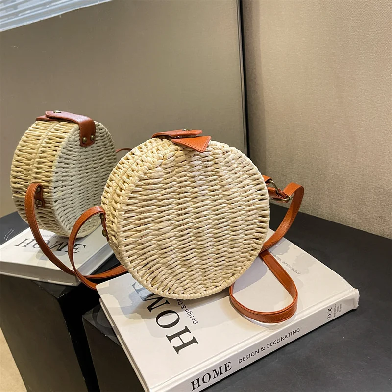 2023 Summer Handmade Retro Knitted Messenger Bags Women Woven Round Rattan Straw Bag Bohemian Beach Circle Bag Circular Handbag
2023 Summer Handmade Retro Knitted Messenger Bags Women Woven Round Rattan Straw Bag Bohemian Beach Circle Bag Circular Handbag