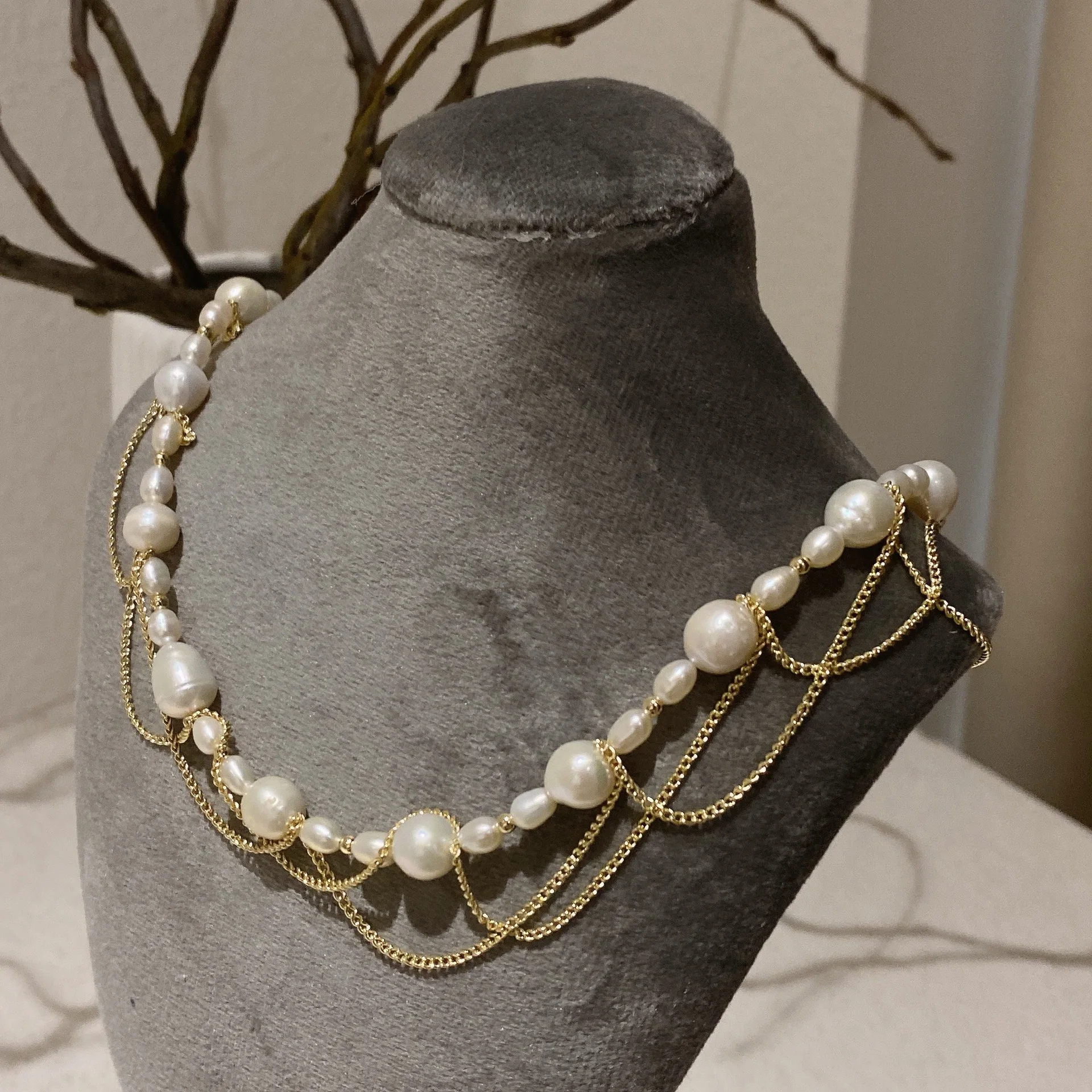 Vintage Multi Layered Irregular Simulated Pearls Tassel Chokers Necklace Gold Color Chains Necklaces for Women Wedding Jewelry
Vintage Multi Layered Irregular Simulated Pearls Tassel Chokers Necklace Gold Color Chains Necklaces for Women Wedding Jewelry