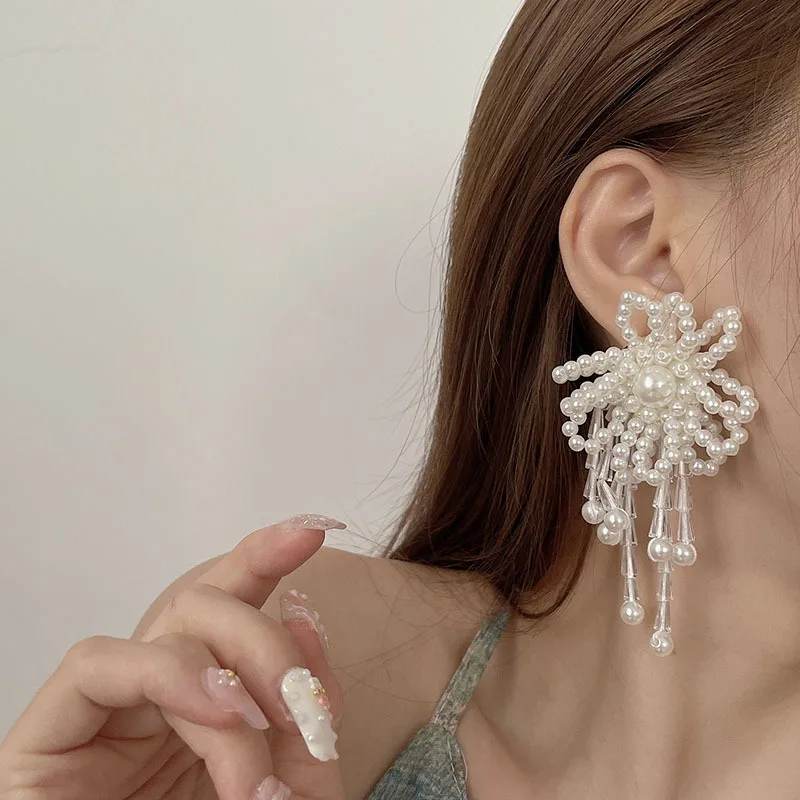 Crystal Tassel Pearl Earrings Korean Temperament Long Green Leaf Earrings for Women
Crystal Tassel Pearl Earrings Korean Temperament Long Green Leaf Earrings for Women