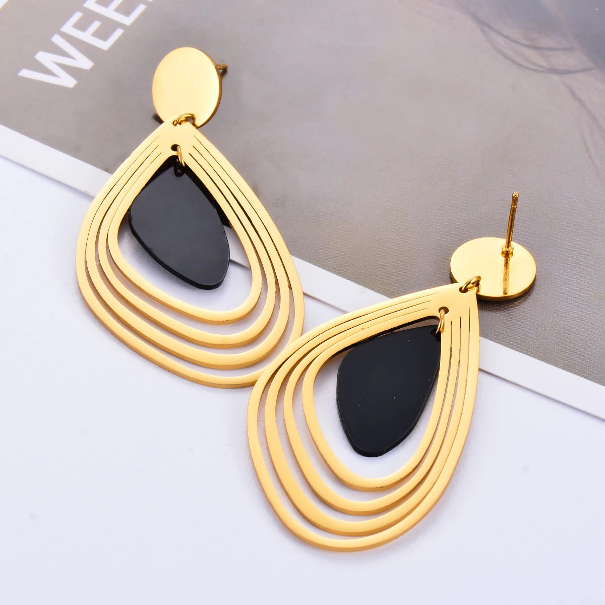 

1Pair Classic Big Hoop Earring Round Loop Circle Gothic Punk Hoop Large Size Lightweight Earrings for Women Fashion Jewelry